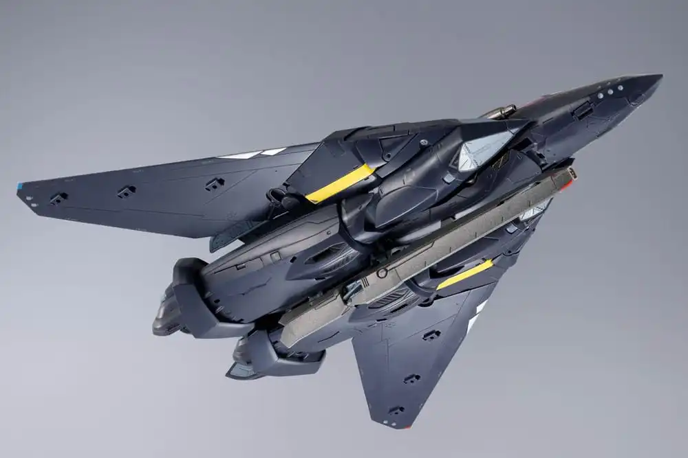 Macross 7 DX Chogokin Action Figure VF-17S Nightmare Stealthvalkyrie (Gamlin Kizaki use) 25 cm